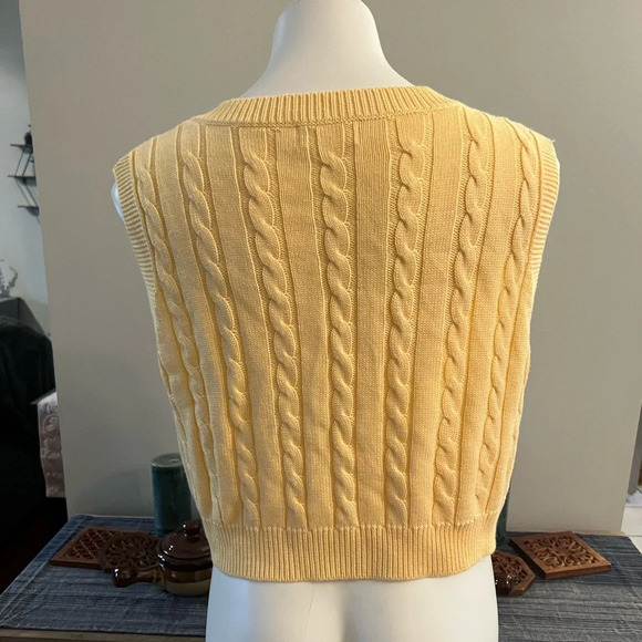 Like new Altar’d State yellow v neck sleeveless sweater - Picture 3 of 3
